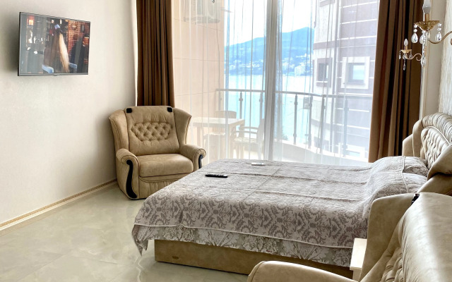 S Vidom Na More Plyazh Izumrudny Apartments