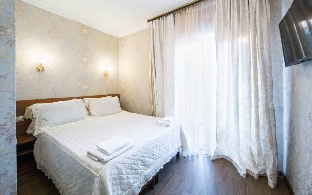 Tikh Hotel Guest House