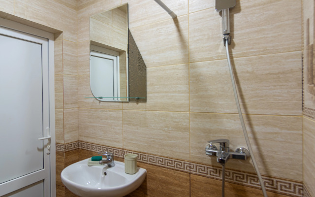 Studiya 38 M2 utopayuschiy v Zeleni Private House