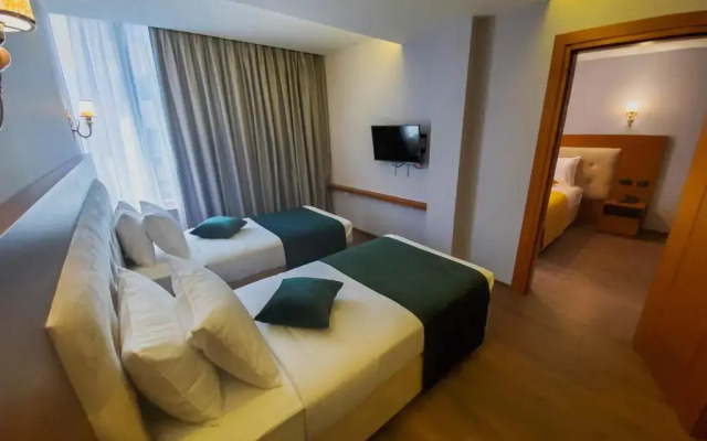 Albanopolis Hotel