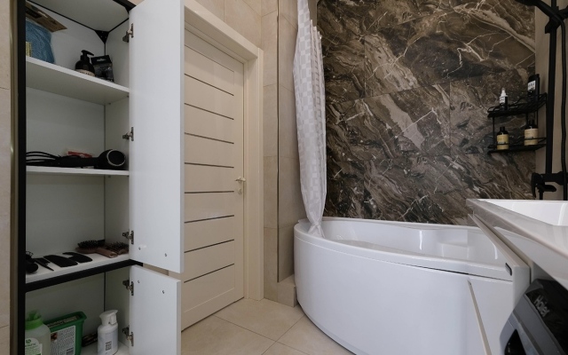 Premium-klassa Luchshaya Lokaciya ogromnaya lodgiya panorama na Ob parkovka u lifta Flat