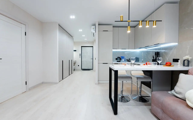 Pyat Zvyozd Kvartira S Konditsionerom V Novom Zhk Apartments