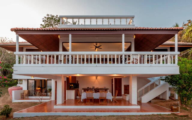 Baan Khunying - Secluded Phuket Beachfront Villa