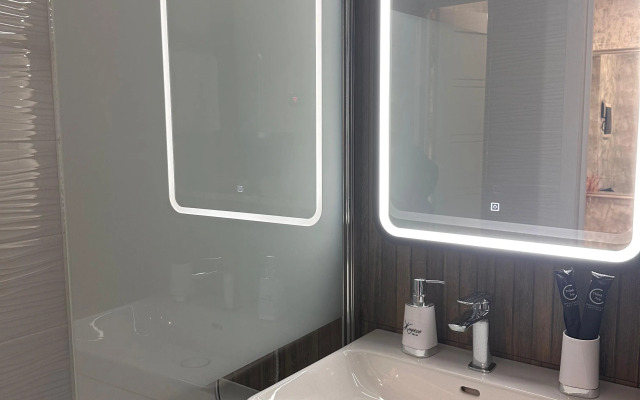 U Metro Chkalovskaya Yekaterinburg Chapaeva 72a Flat