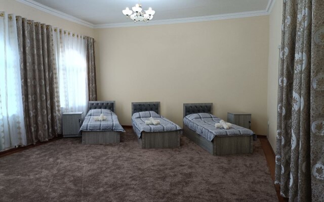 Isfan Guest House