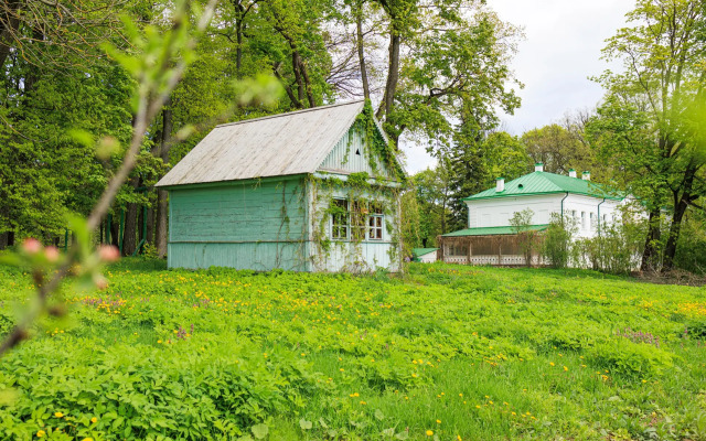 Bolshaya dvushka s otdelnymi komnatami Flat