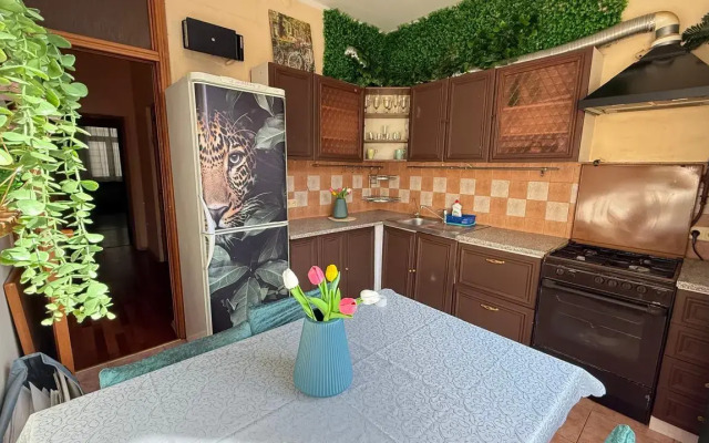 3 Komnatnaya Flat