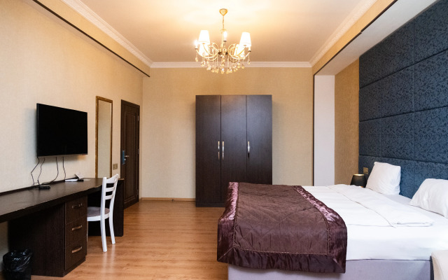 Hotel Grand Mirror