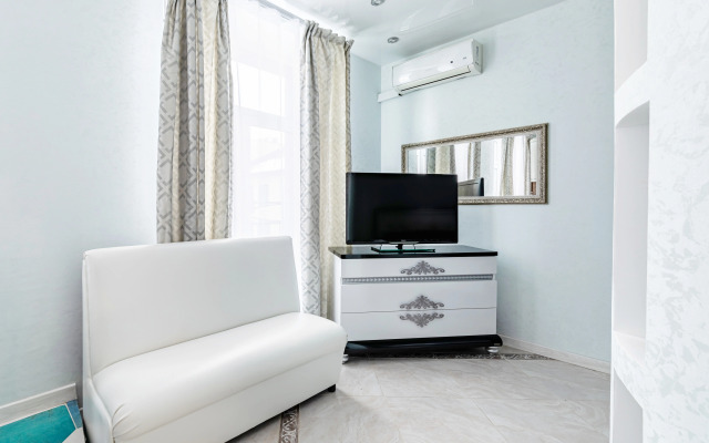 Studiya vo vnutrennem dvorike Baumana Flat