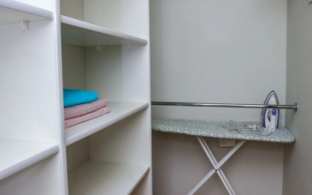 U Transportnoy Akademii Flat
