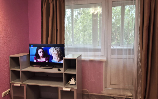 Квартира 2х Комн в Центре на Дзержинского