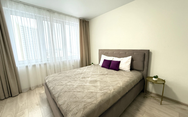 Апартаменты Элитные на берегу реки Тура с видом на Мост Влюбленных