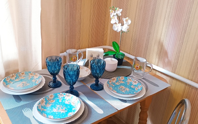 Апартаменты Центр, красивый вид на озеро, 9 этаж, лифт