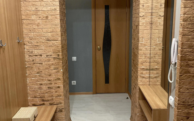 2 Komnatnaya Na 6 Gostey Flat