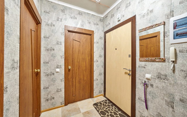 Evrodvushka na 15 etazhe na 6 chelovek, v ZhK Solnechnyj  Flat