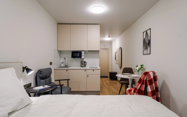 U Metro Kirovskiy Zavod Apartments