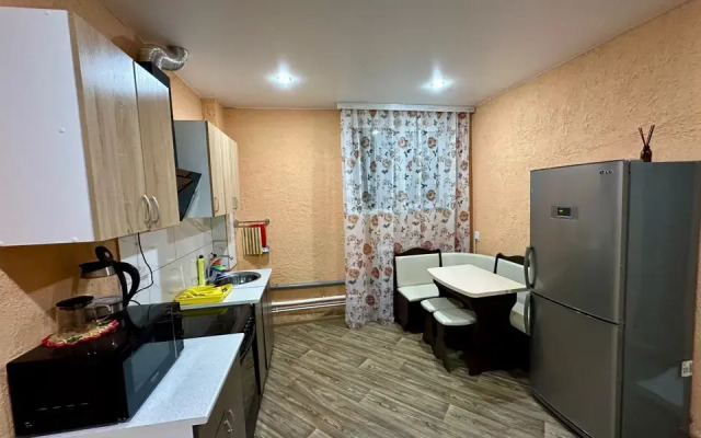 Dvukhkomnatnie Uzhurskaya Den & Noch 1 Apartments