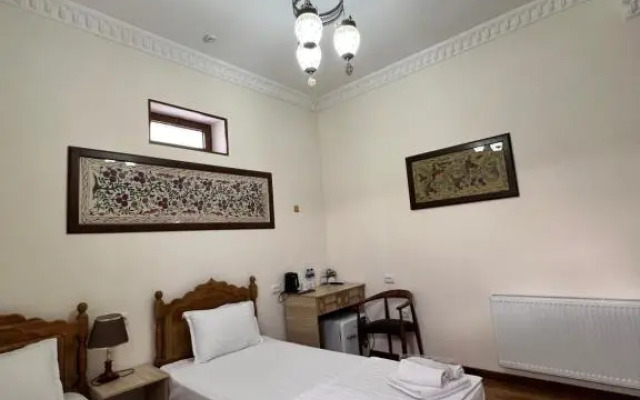 Poyi Kalon Terrace Guest house