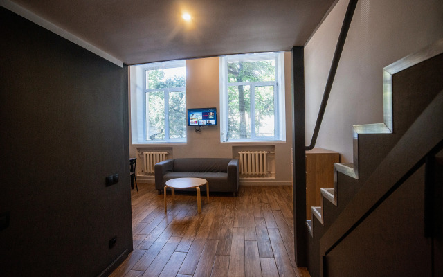 Sovremennaya studiya v tsentre goroda Flat