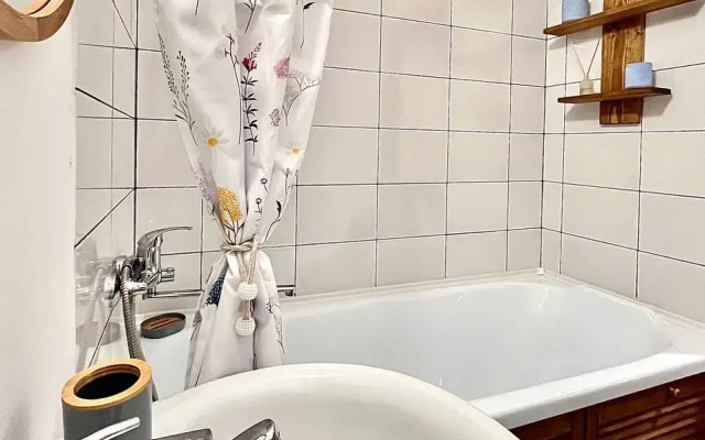 Flat Sovremennaya Studiya U Planety V Zhk Mir