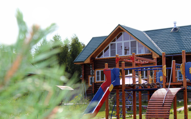 Частный дом коттедж с пятью комфортабельными спальнями