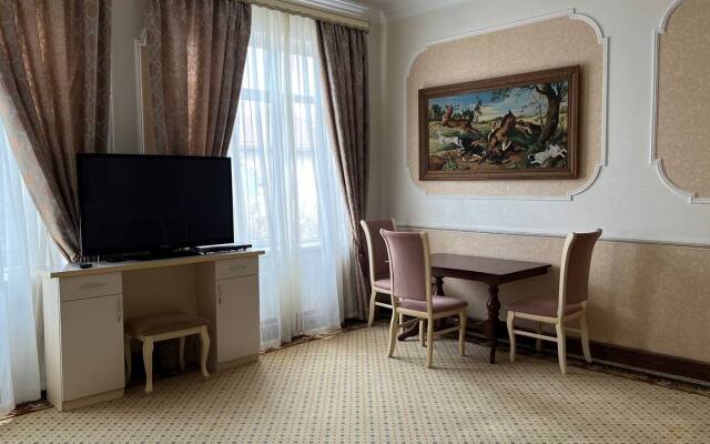 Resident Hotel