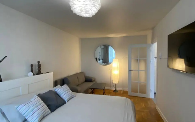 Sovremenny Uyut v Tsentre Minska Flat