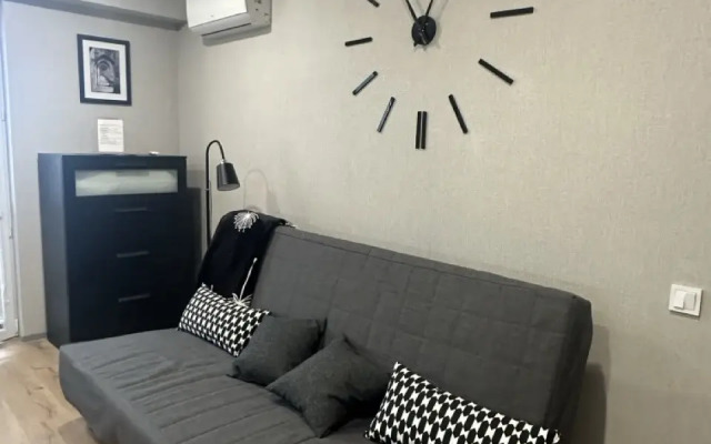 Studiya ryadom s tsentrom Flat