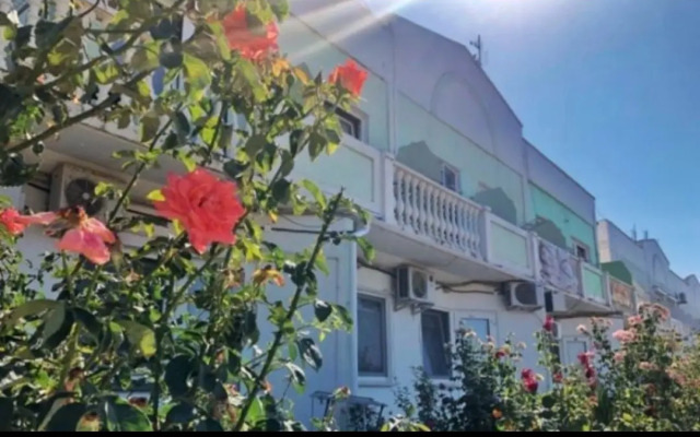 Апартаменты На Базе Отдыха Любоморье