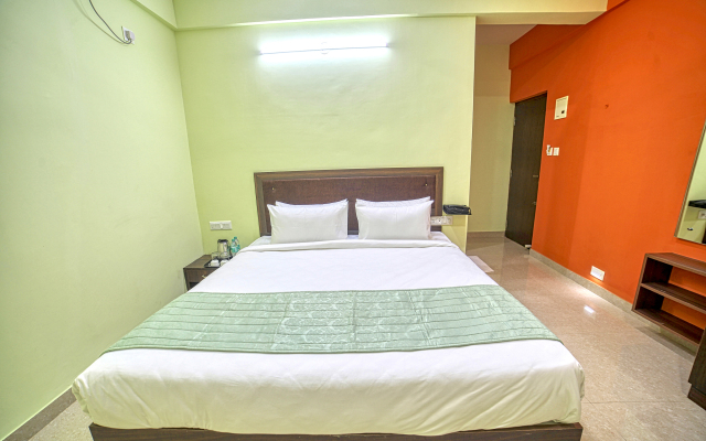 Red Key Bangalore Airport Hotel
