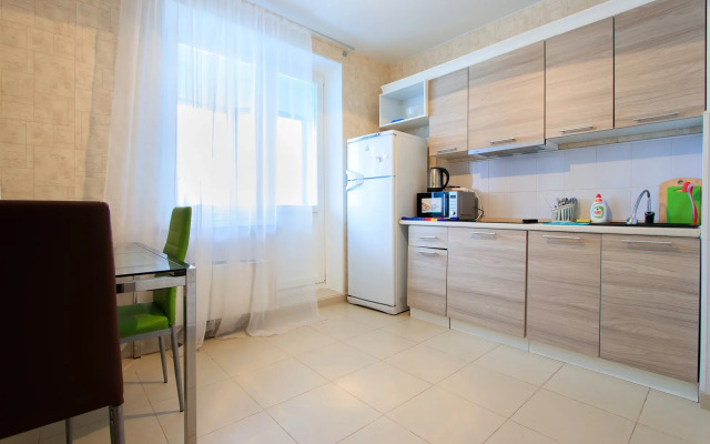 Metro Akademicheskaya Flat