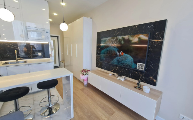 Квартира с бассейном на крыше у моря