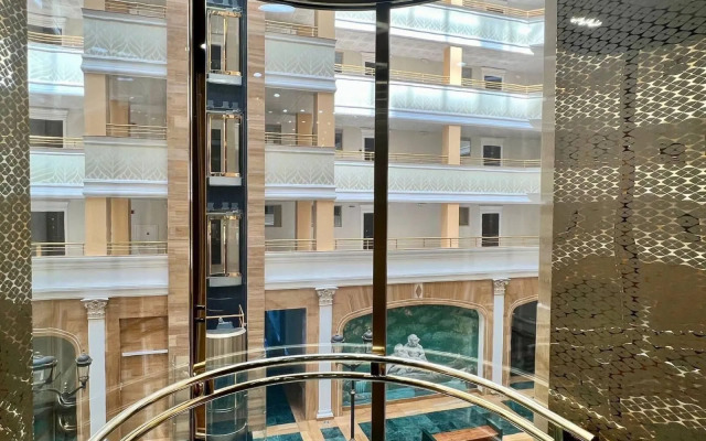 Апартаменты на Ялтинской 12А, ЖК Шато Лувр