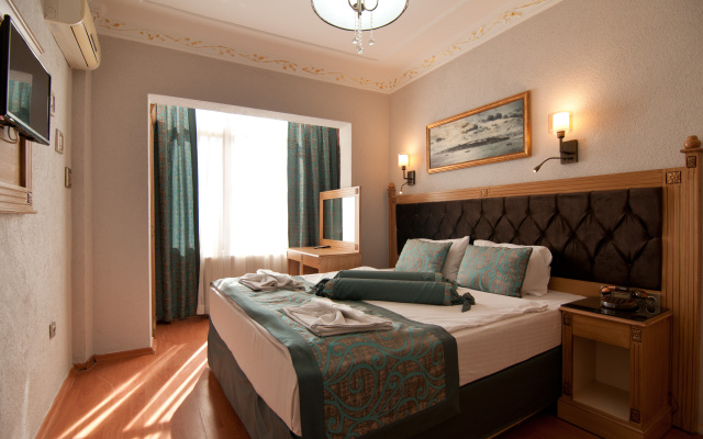Blue Tuana Hotel