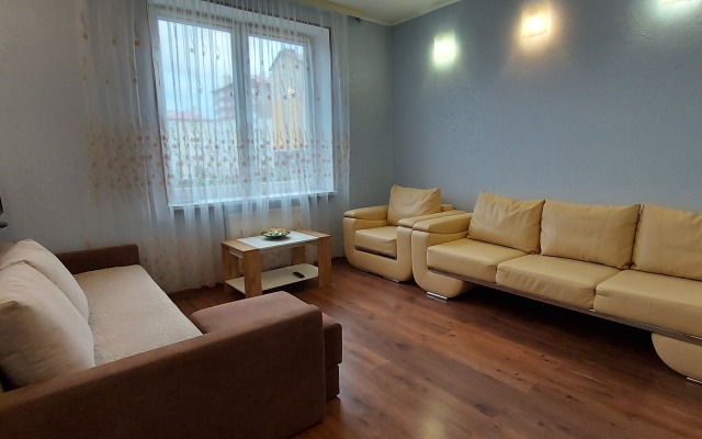 Na ulice Okruzhnoy 2 Apartments