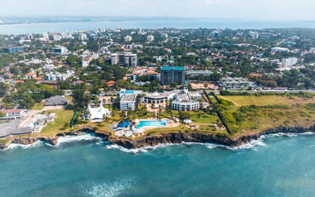Golden Tulip Dar Es Salaam Hotel