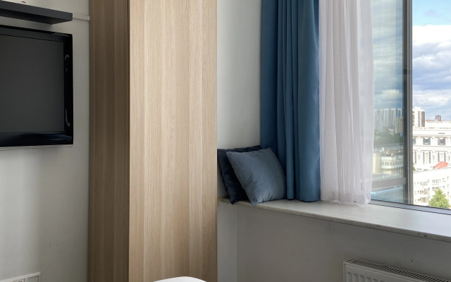 Apartanik malysheva 42a-1309 Apartments