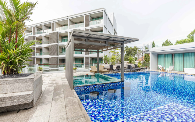 Апартаменты Majestic 2BR Residence with garden view in Regent