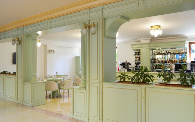 Hotel Russia