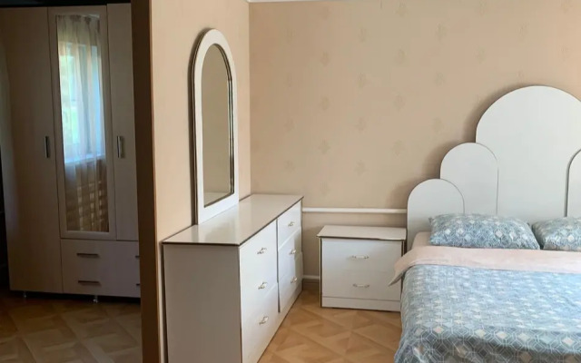 Na Aleksandrovskoy 9 Private house