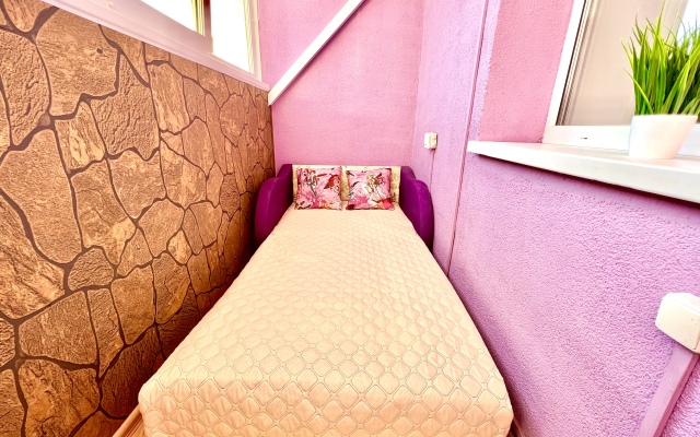 Апартаменты двухкомнатные (на ул.Санфировой, 99)