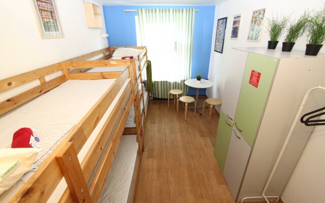 BedAndBike Hostel