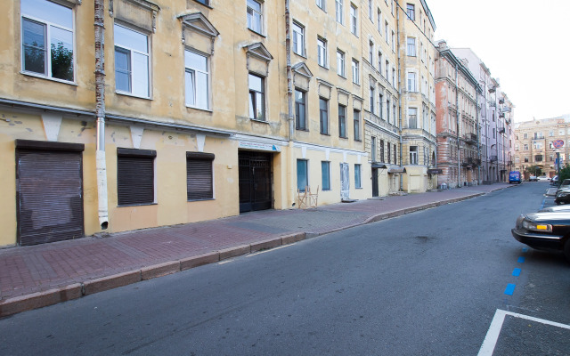 Vintazhnaya Na Svechnom Flat