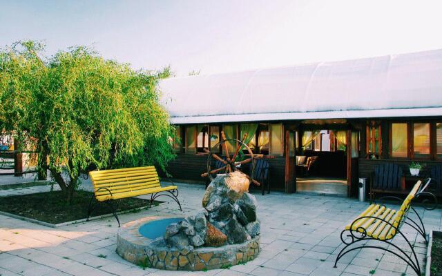 Vlada Hotel