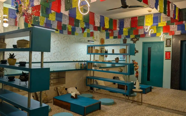 Отель Blue Moon Residency Hotel & Restaurant