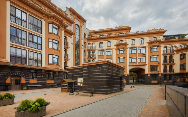 Апартаменты в современном стиле с камином