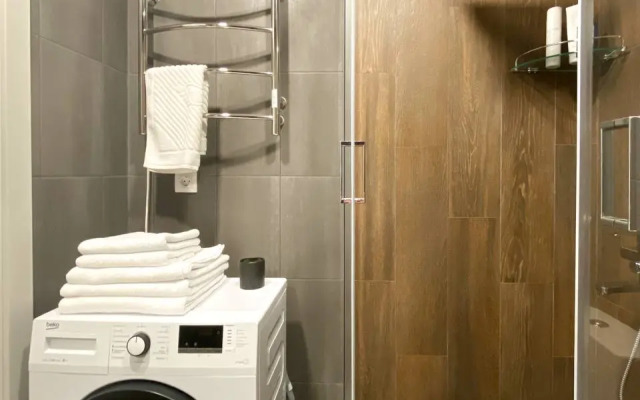 Апартаменты-студия улучшенная с кроватью двуспальным диваном и гардеробной 2 этаж