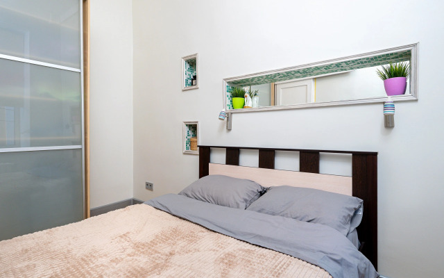 Апартаменты на Моисеенко 4