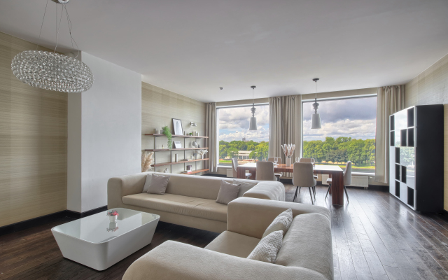 MyhomeYourhome with Panoramic View on Pesochnaya Embankment 12Apartments