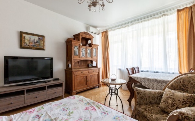 Kropotkinskaya Apartments